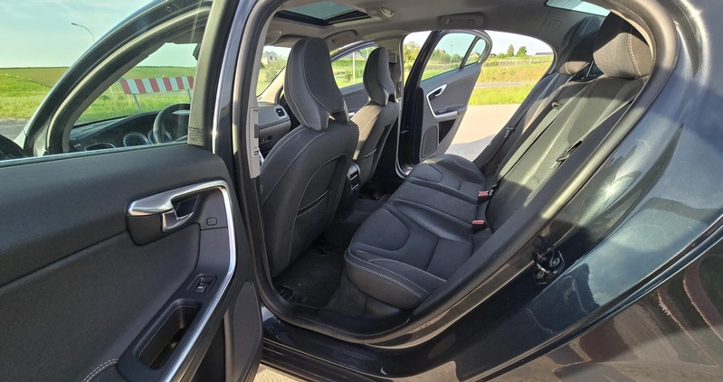 Volvo S60 cena 43900 przebieg: 227000, rok produkcji 2011 z Lublin małe 562